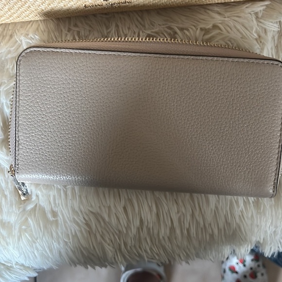 BNWT Kate spade Straw Medium with wallet color block included - Picture 13 of 14